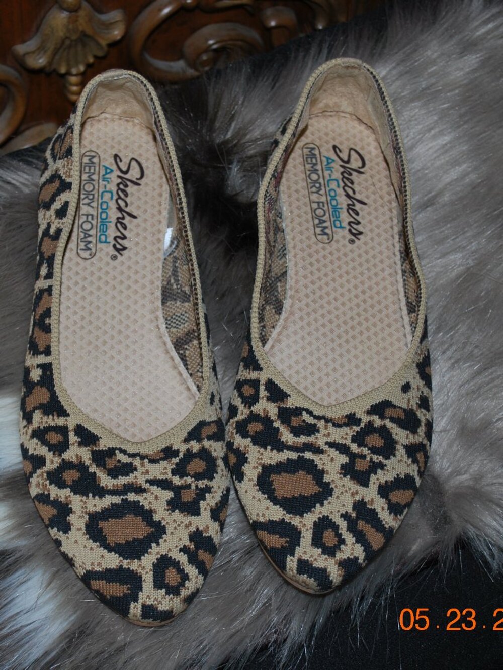 Sketchers Air Cooled Memory  Foam Flats